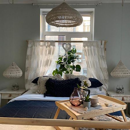 Pristine 1Br Apt In City Center W/ Patio And Parking Riga Eksteriør billede