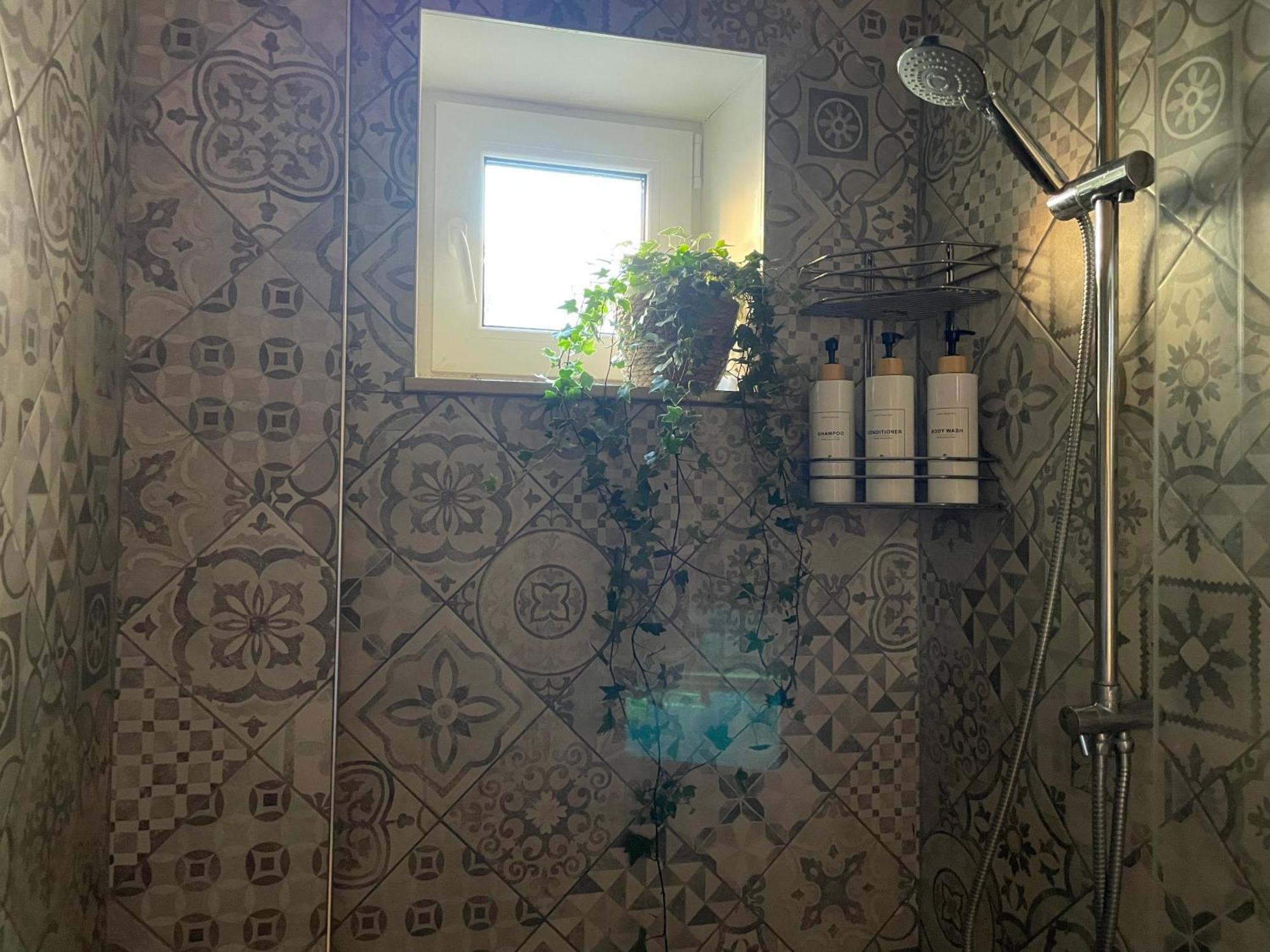 Pristine 1Br Apt In City Center W/ Patio And Parking Riga Eksteriør billede