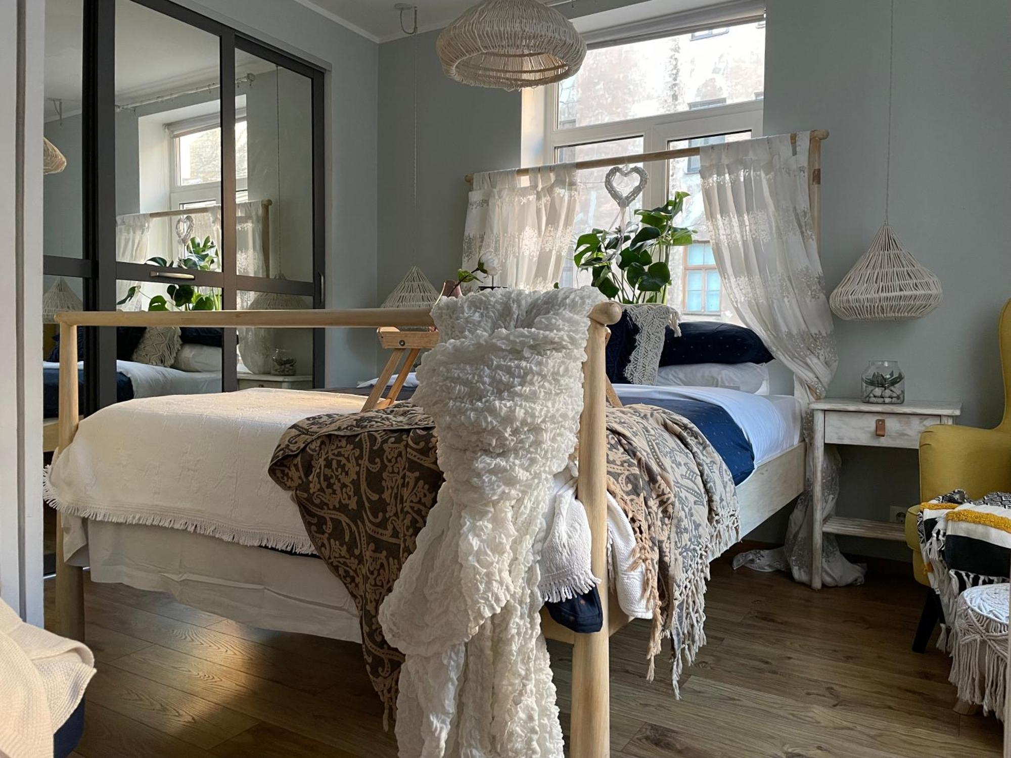 Pristine 1Br Apt In City Center W/ Patio And Parking Riga Eksteriør billede